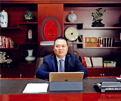 新時(shí)代，我們堅定前行