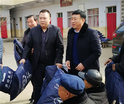 民建“組團”慰問(wèn)，企業(yè)送溫暖到家
