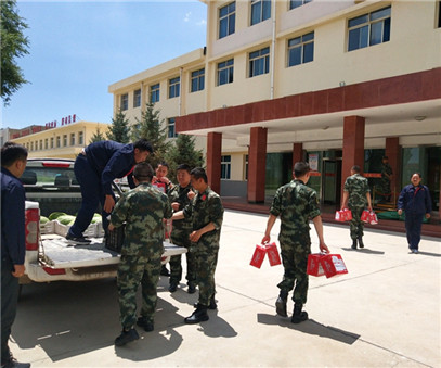 一家親│興海銅鑫慰問(wèn)部隊官兵，共話(huà)軍企團結魚(yú)水情