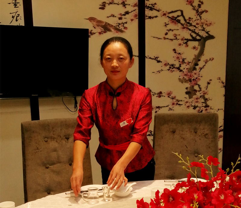 致敬，我親愛(ài)的同事——記迪尼斯伊川店客房員工陳華麗