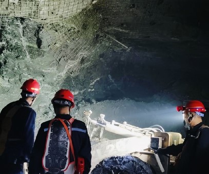 西溝鐵礦｜織密安全防護(hù)網(wǎng)，護(hù)航全年“零傷亡”